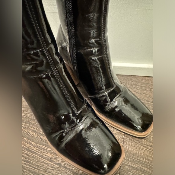 Vero Moda Boot
BLACK PATENT - Picture 4 of 7